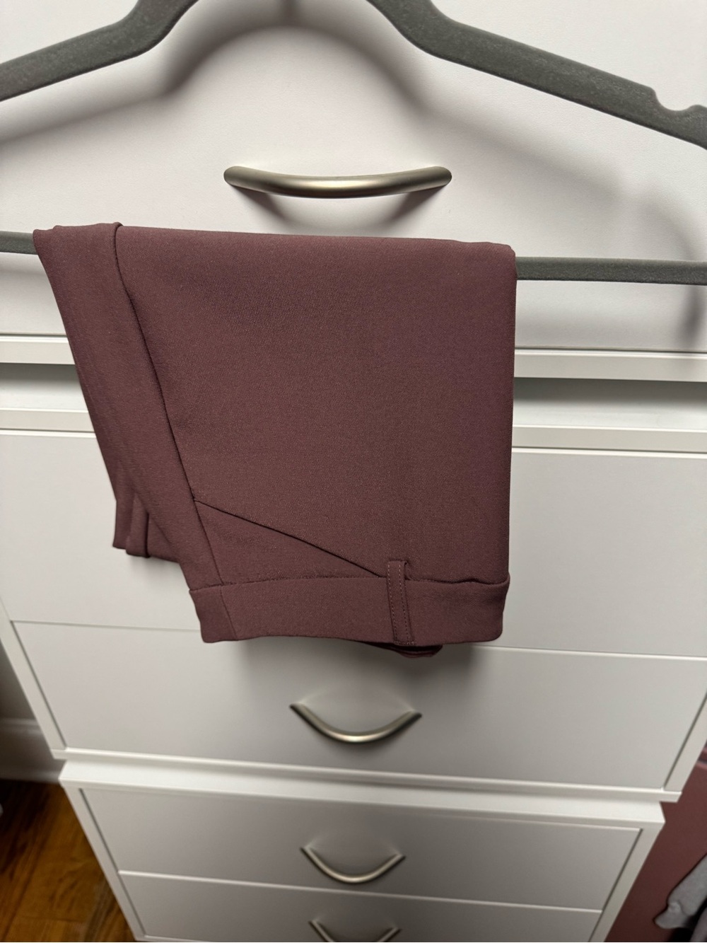 Express Women's Ankle Pants in Mauve Plum